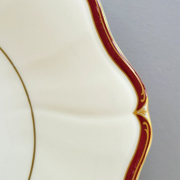 Wedgwood Empress Ruby Square Cake Plate, Burgundy Red Border Scalloped Edge - Picture 3 of 9